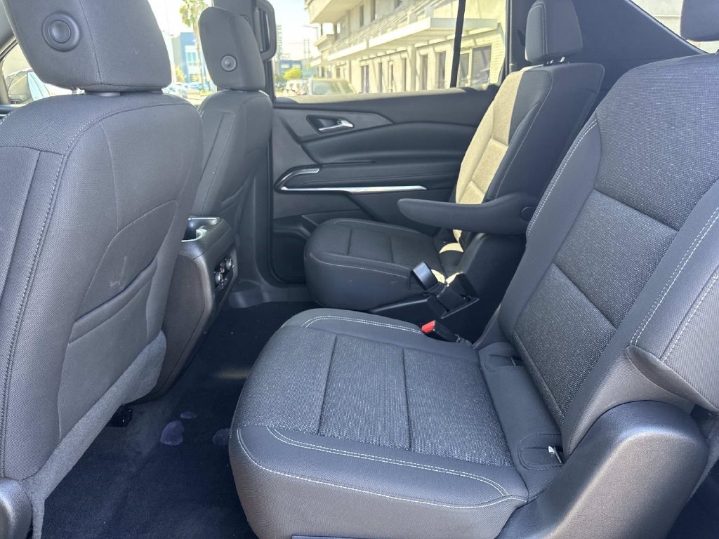 Used 2025 Chevrolet Traverse LT w/ Midnight/Sport Edition FWD image 14