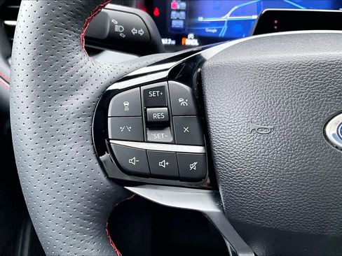 Used 2025 Ford Explorer ST-Line image 25