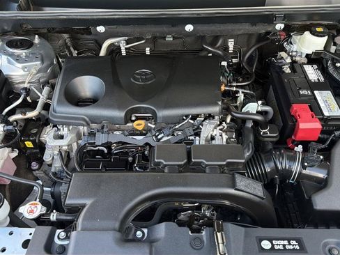 Used 2021 Toyota RAV4 XLE AWD/4WD image 29