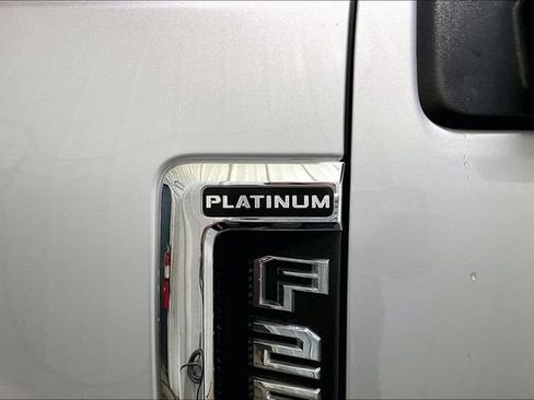 Used 2017 Ford F250 Platinum w/ FX4 Off-Road Package AWD/4WD image 27