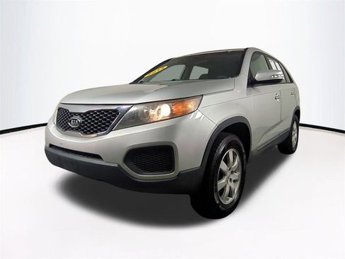 Used 2013 Kia Sorento LX image 9