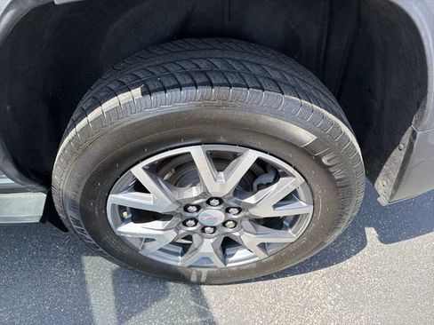 Used 2023 GMC Acadia SLT AWD/4WD image 12