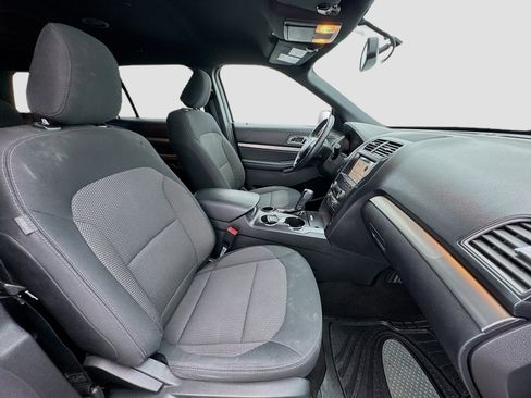 Used 2019 Ford Explorer XLT w/ Equipment Group 201A image 20