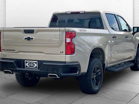 Used 2022 Chevrolet Silverado 1500 LT Trail Boss w/ LPO, Dark Essentials Package AWD/4WD image 12