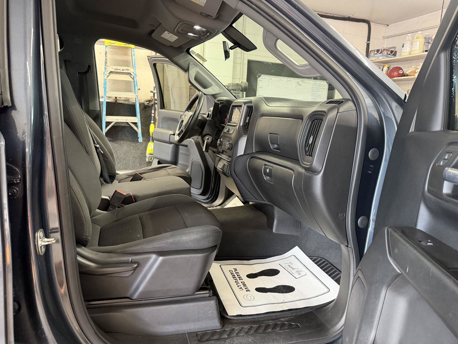 Used 2021 Chevrolet Silverado 1500 Custom AWD/4WD image 27