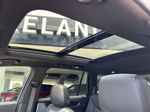 Certified 2023 Cadillac XT6 Premium Luxury image 23