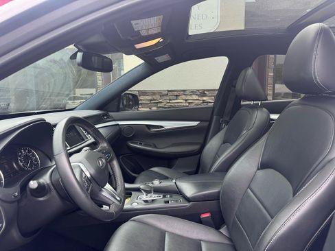 Used 2021 INFINITI QX50 Luxe w/ Appearance Package FWD image 17