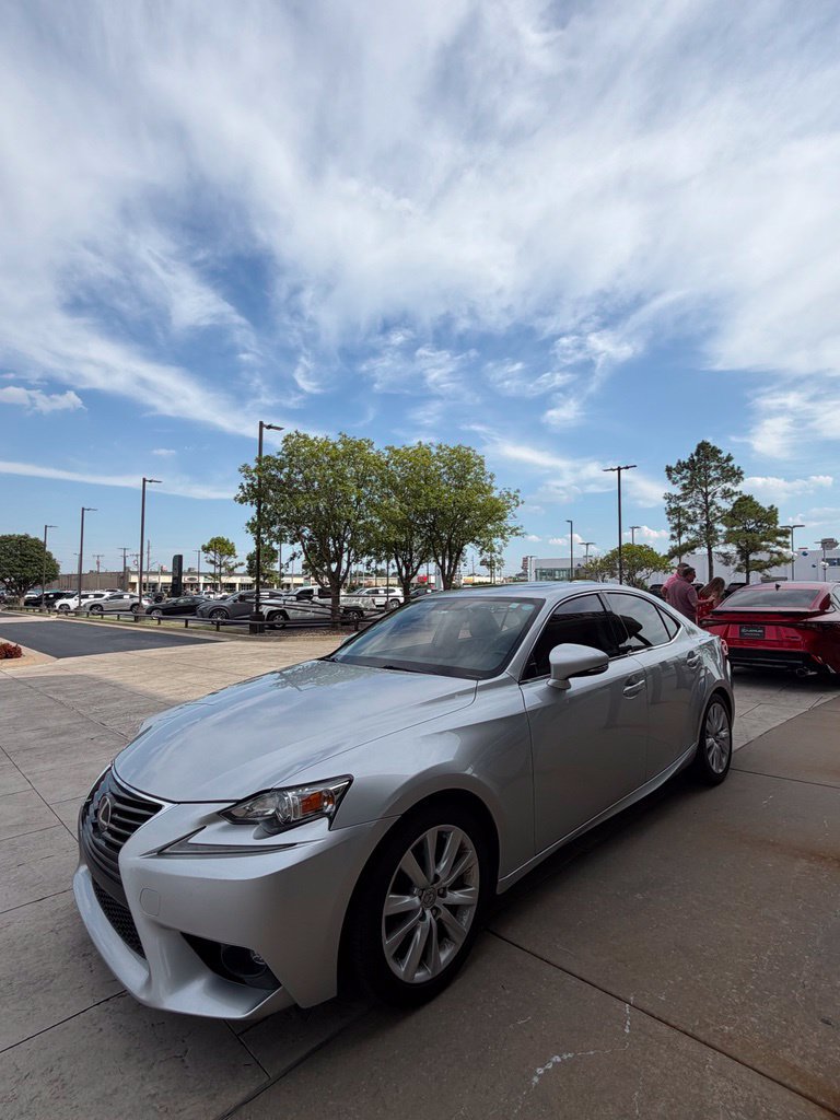 Used 2016 Lexus IS 200t RWD image 1