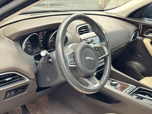Used 2018 Jaguar F-PACE Prestige image 20