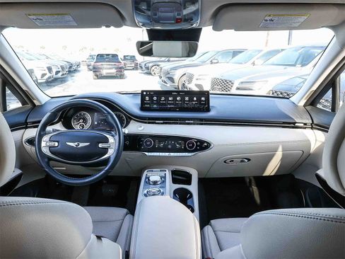 Used 2023 Genesis GV70 2.5T image 12