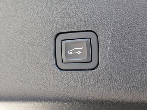 Used 2018 Chevrolet Traverse Premier w/ Redline Edition image 15