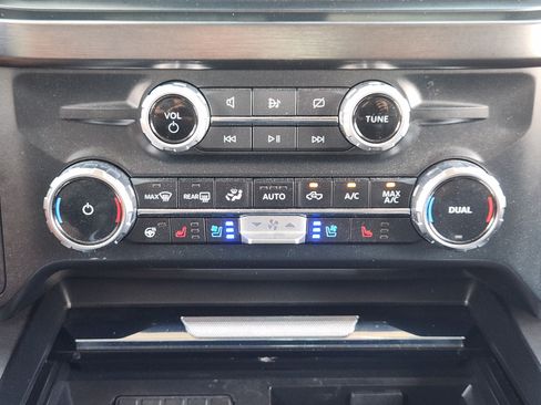 Used 2023 Ford F250 Lariat w/ Lariat Ultimate Package AWD/4WD image 19