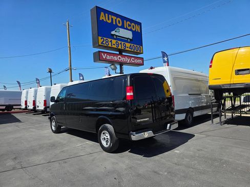 Used 2023 GMC Savana 3500 Extended w/ Driver Convenience Package image 29