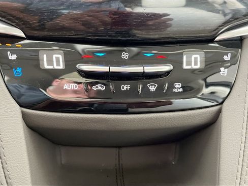 Used 2023 Cadillac XT6 Premium Luxury w/ Technology Package image 16