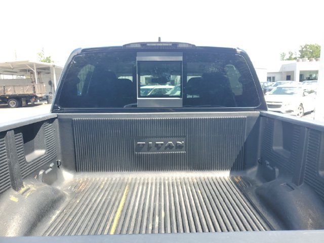 Used 2024 Nissan Titan SV w/ SV Convenience Package RWD image 6