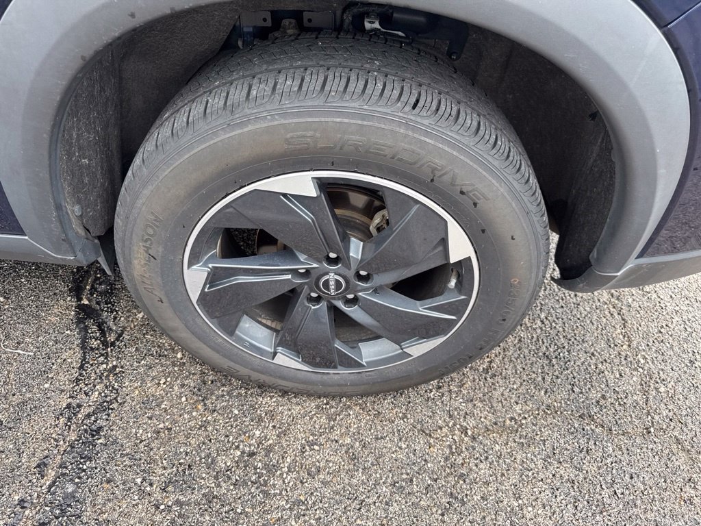 Used 2024 Nissan Rogue SV AWD/4WD image 8