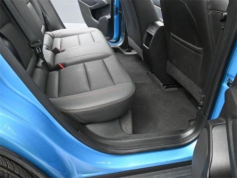 Certified 2025 Chevrolet Trax RS w/ Sunroof Package image 29