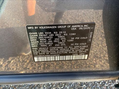 Used 2025 Volkswagen Atlas Cross Sport SE FWD image 36