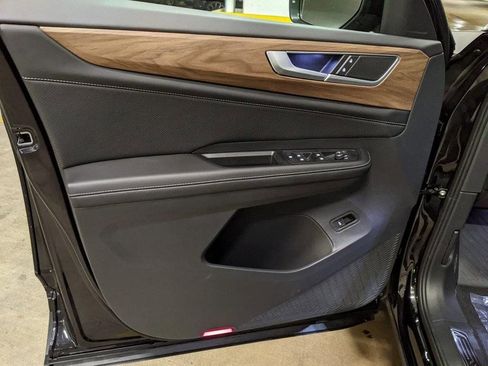 New 2026 Volkswagen Atlas SE image 9