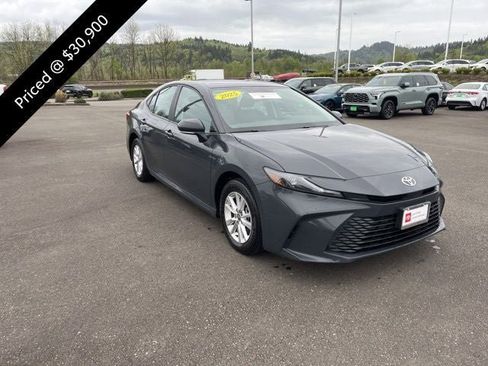 Used 2025 Toyota Camry LE AWD/4WD image 4