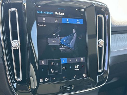 Certified 2025 Volvo XC40 B5 Ultra w/ Climate Package image 12