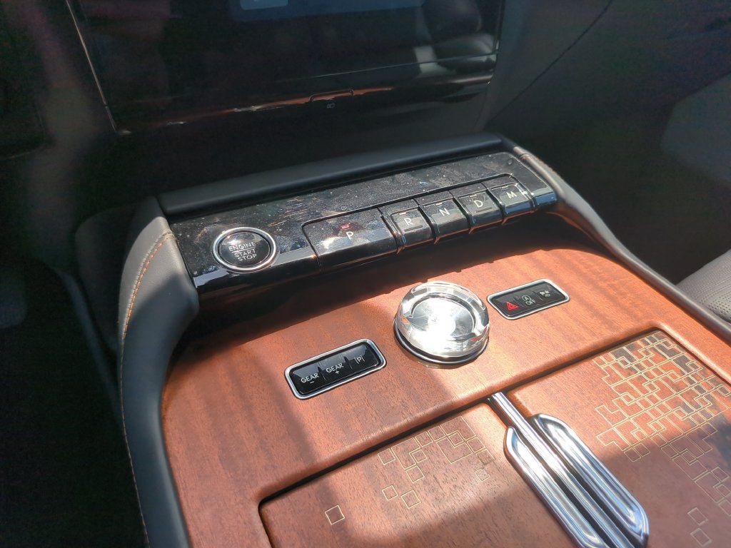 Used 2025 Lincoln Navigator Black Label AWD/4WD image 27