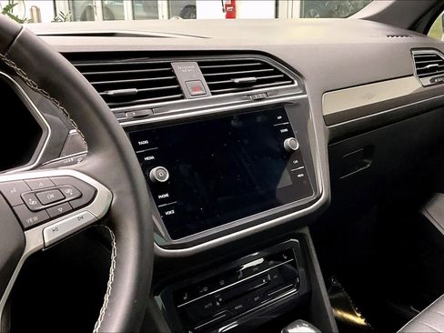 Used 2023 Volkswagen Tiguan SE R-Line image 6