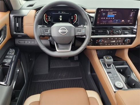 New 2026 Nissan Pathfinder Platinum image 7