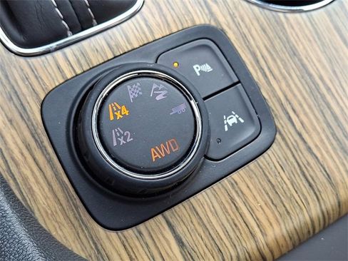 Used 2018 GMC Acadia Denali w/ Technology Package image 28