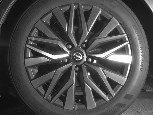 Used 2025 Nissan Altima 2.5 SV FWD image 14