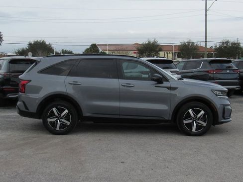 Used 2022 Kia Sorento S image 5