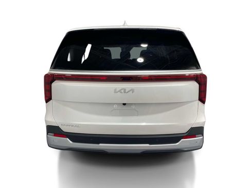 New 2026 Kia Carnival FWD image 3