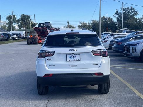 Used 2024 Jeep Compass Latitude image 4