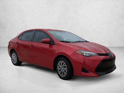 Used 2019 Toyota Corolla LE image 3