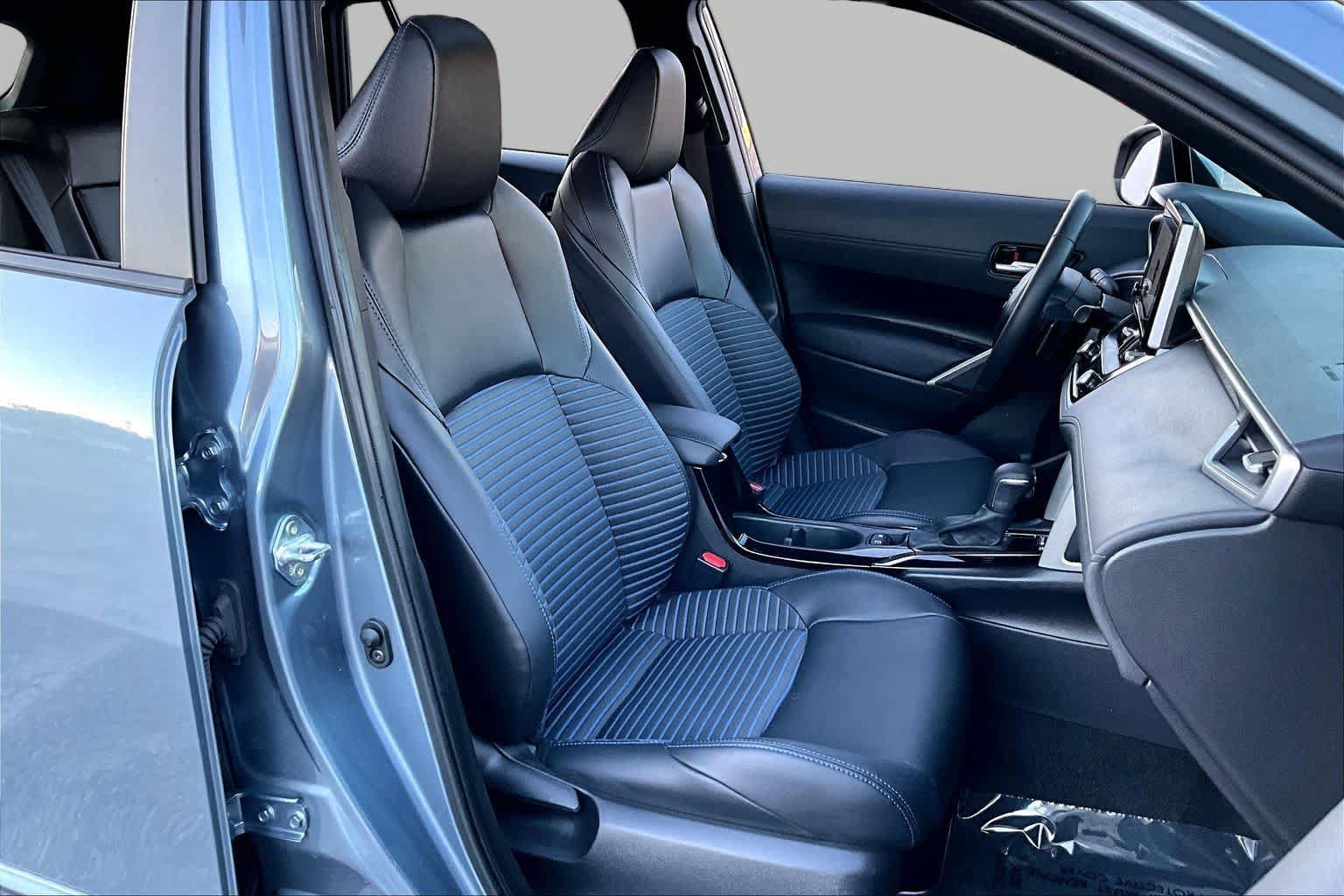 Used 2024 Toyota Corolla Cross AWD Hybrid w/ Convenience Package image 9