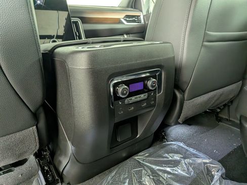 New 2026 GMC Yukon Denali w/ Denali Reserve Package image 39