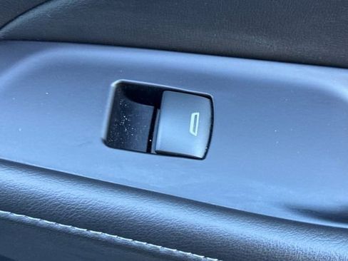 Used 2019 Buick Enclave Avenir w/ Avenir Technology Package image 23