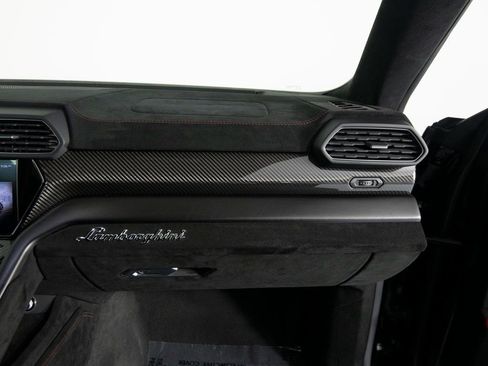 Used 2023 Lamborghini Urus Performante AWD/4WD image 30