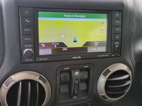 Used 2016 Jeep Wrangler Unlimited Sahara AWD/4WD image 18