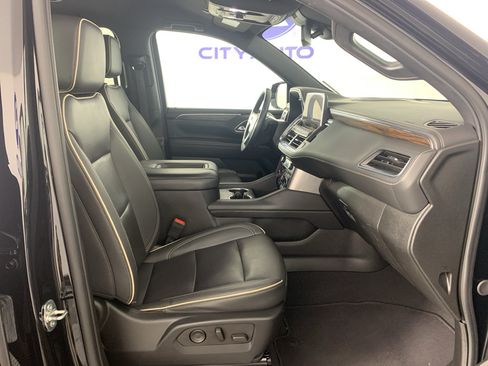 Used 2024 Chevrolet Suburban Premier AWD/4WD image 41