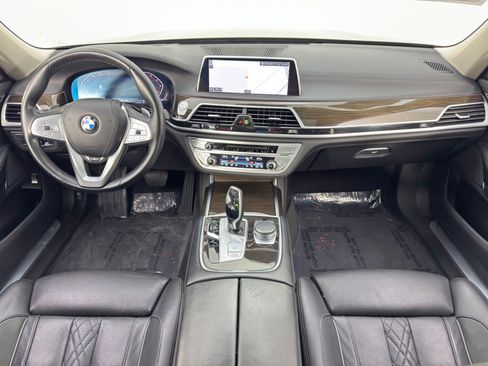 Used 2020 BMW 740i w/ Premium Package image 12