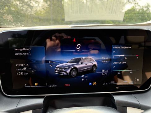 Certified 2025 Mercedes-Benz GLC 300 4MATIC image 13