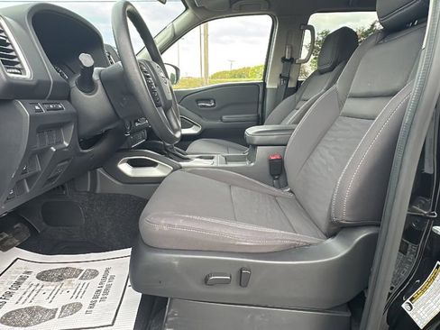 Used 2022 Nissan Frontier SV w/ Graphics Package image 10