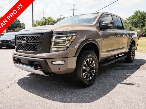 Used 2021 Nissan Titan PRO-4X w/ Pro-4x Convenience Package AWD/4WD image 3