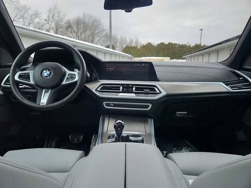 Used 2023 BMW X5 xDrive40i w/ M Sport Package image 34