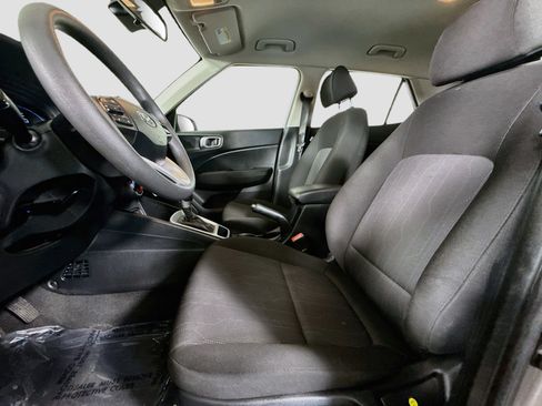Used 2026 Hyundai Venue SE FWD image 21