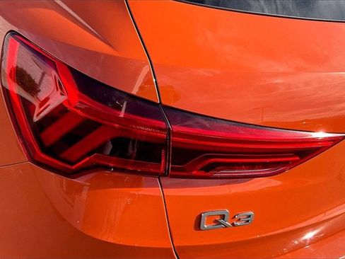 Used 2019 Audi Q3 2.0T Prestige w/ Prestige Package image 28