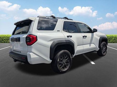 Certified 2025 Toyota 4Runner SR5 AWD/4WD image 5