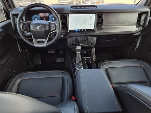 Used 2025 Ford Bronco Badlands AWD/4WD image 16