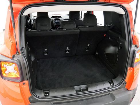 Used 2021 Jeep Renegade Latitude AWD/4WD image 31